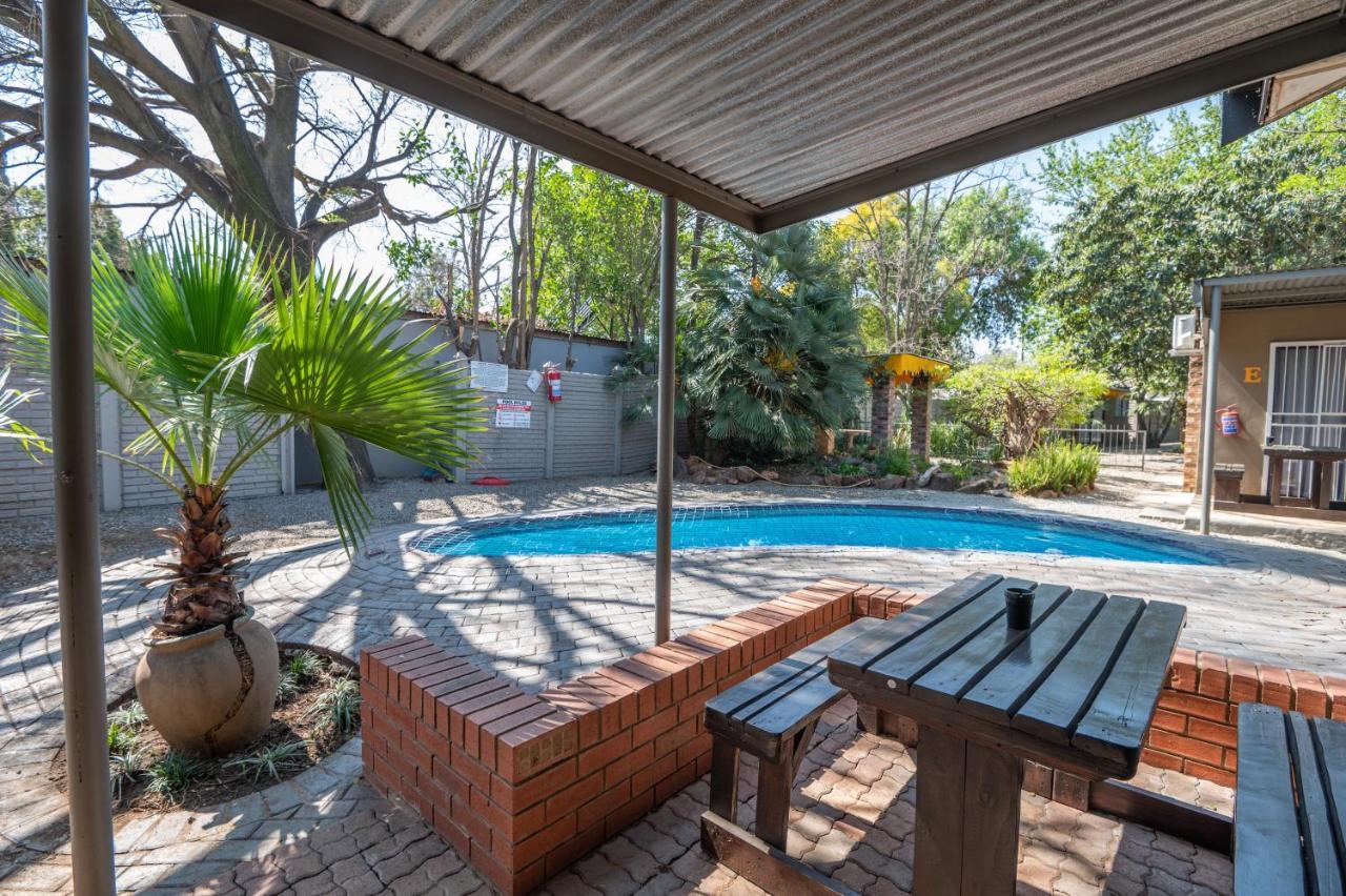 Cosy Cottages Guesthouse Potchefstroom Εξωτερικό φωτογραφία