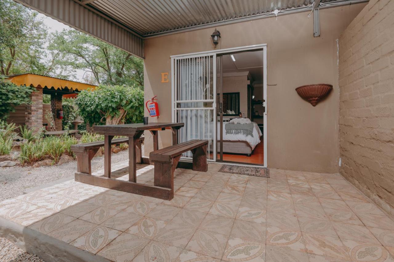Cosy Cottages Guesthouse Potchefstroom Εξωτερικό φωτογραφία