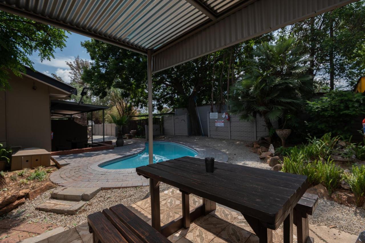 Cosy Cottages Guesthouse Potchefstroom Εξωτερικό φωτογραφία