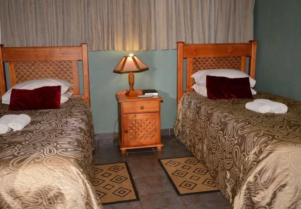 Cosy Cottages Guesthouse Potchefstroom Εξωτερικό φωτογραφία